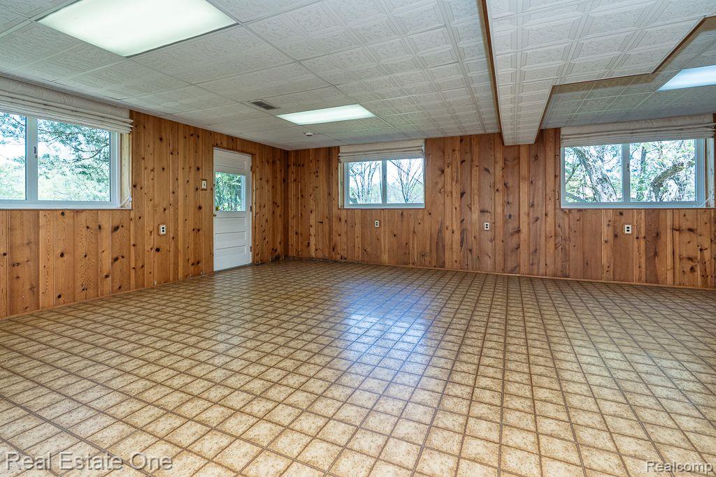 1151 N LIVERNOIS RD