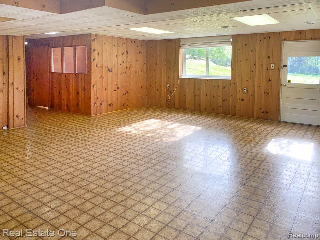 1151 N LIVERNOIS RD