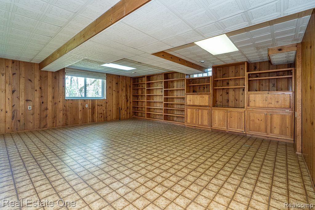 1151 N LIVERNOIS RD