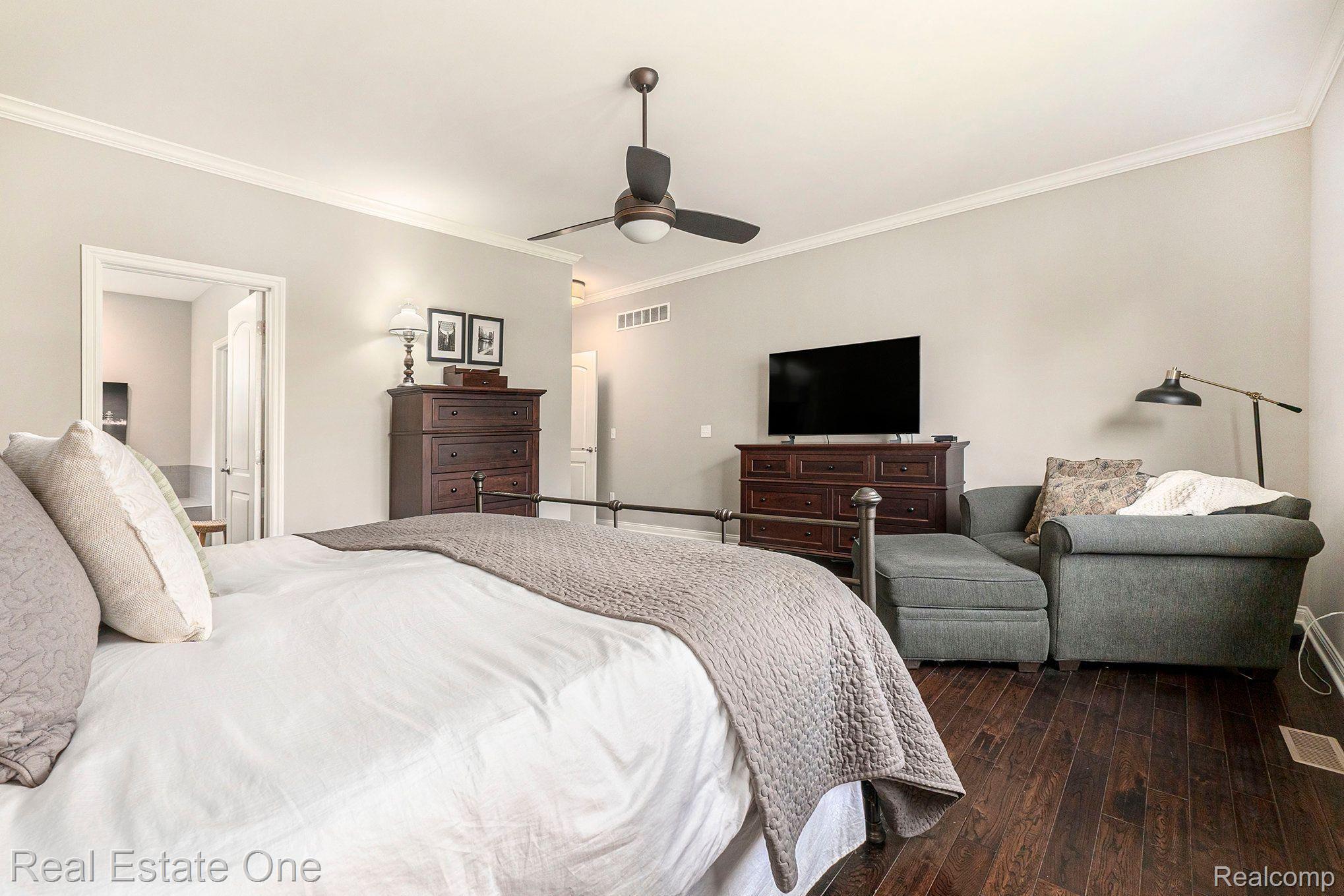 1057 PEMBROKE