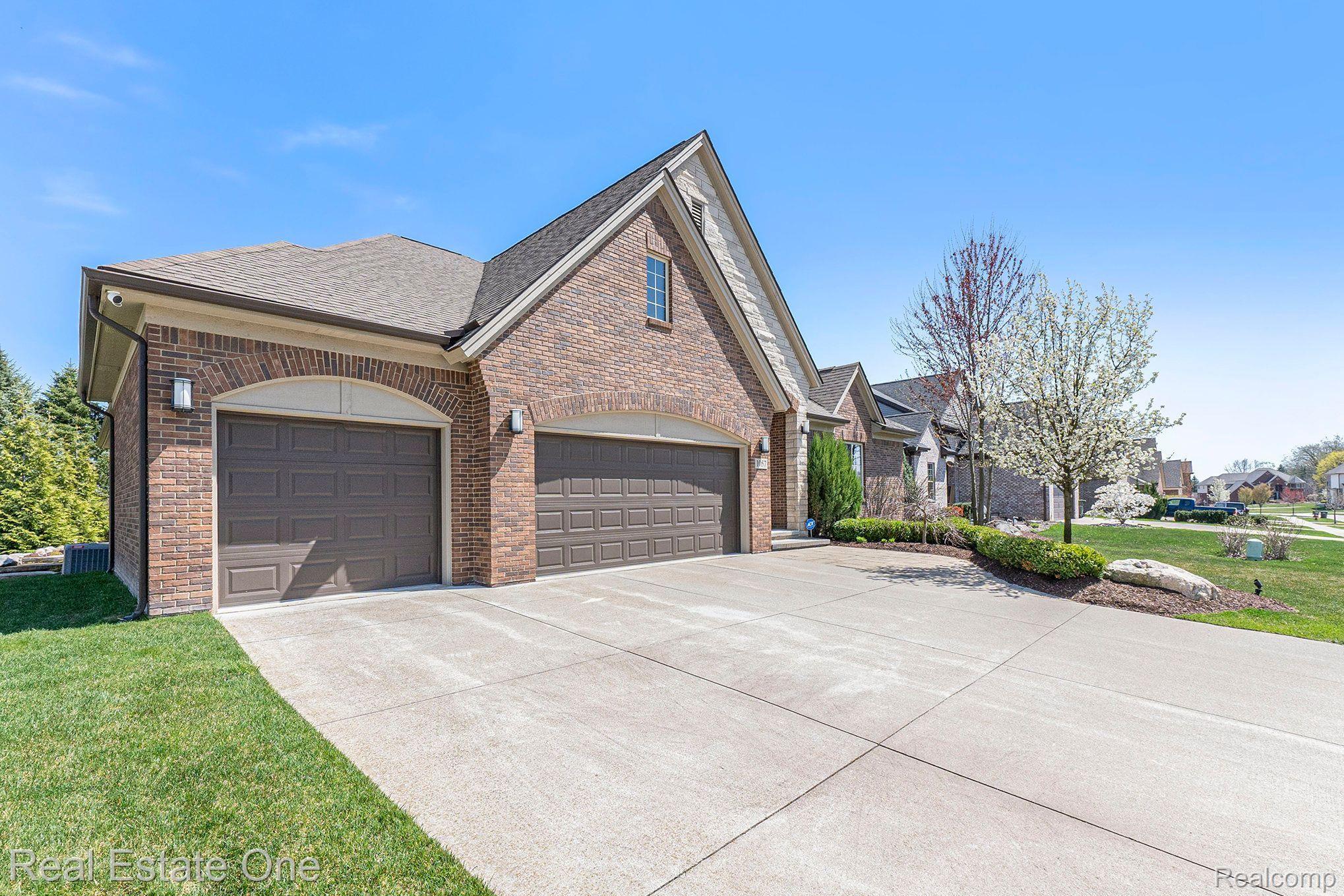 1057 PEMBROKE