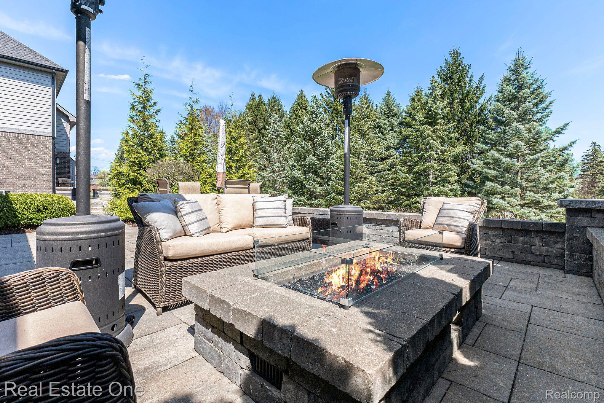 1057 PEMBROKE