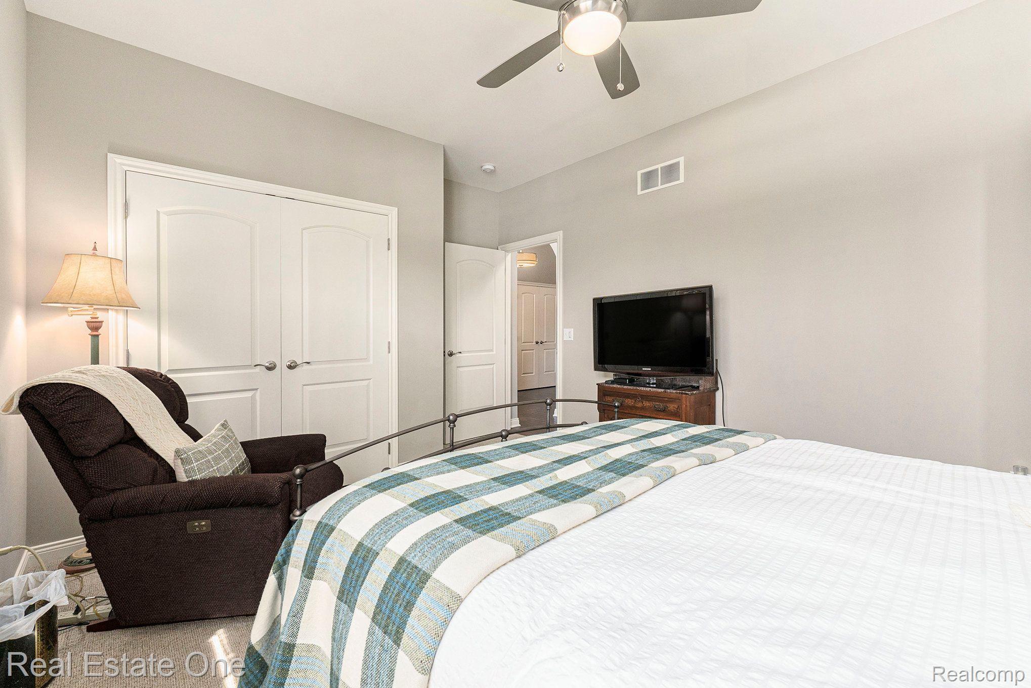 1057 PEMBROKE