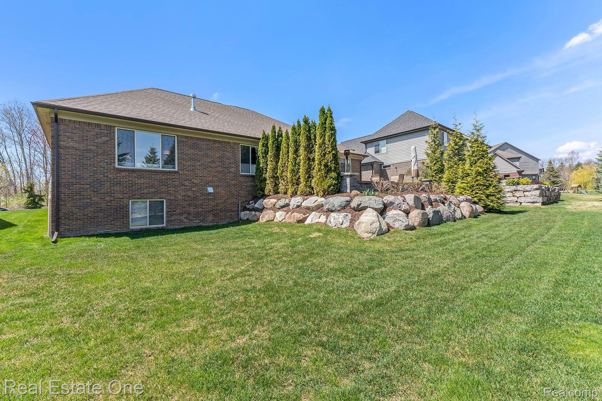 1057 PEMBROKE