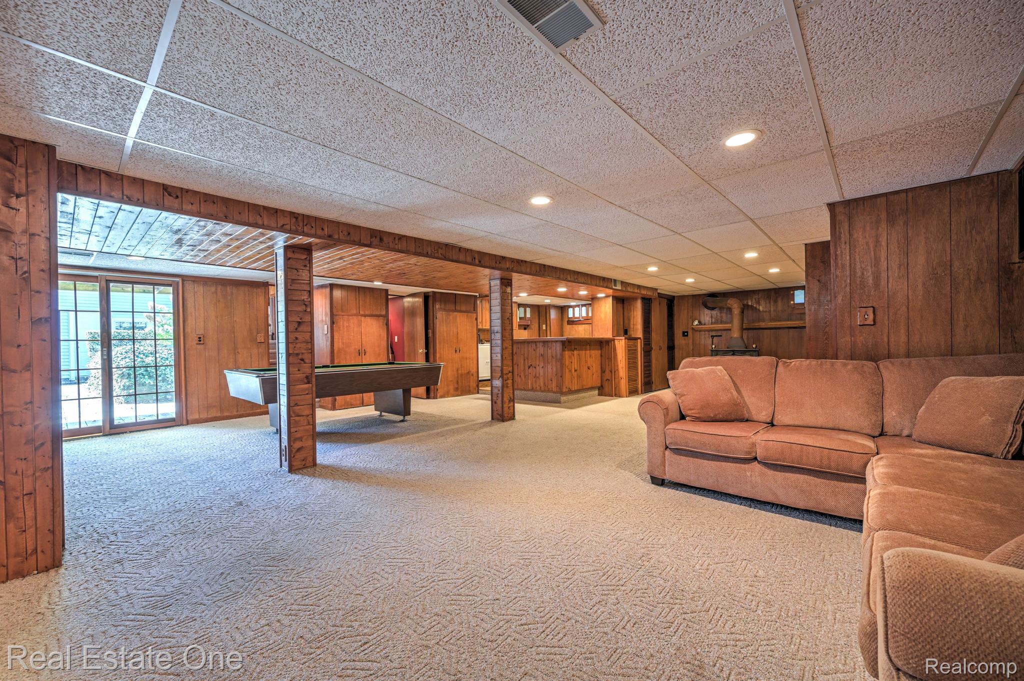 390 RED OAK LN