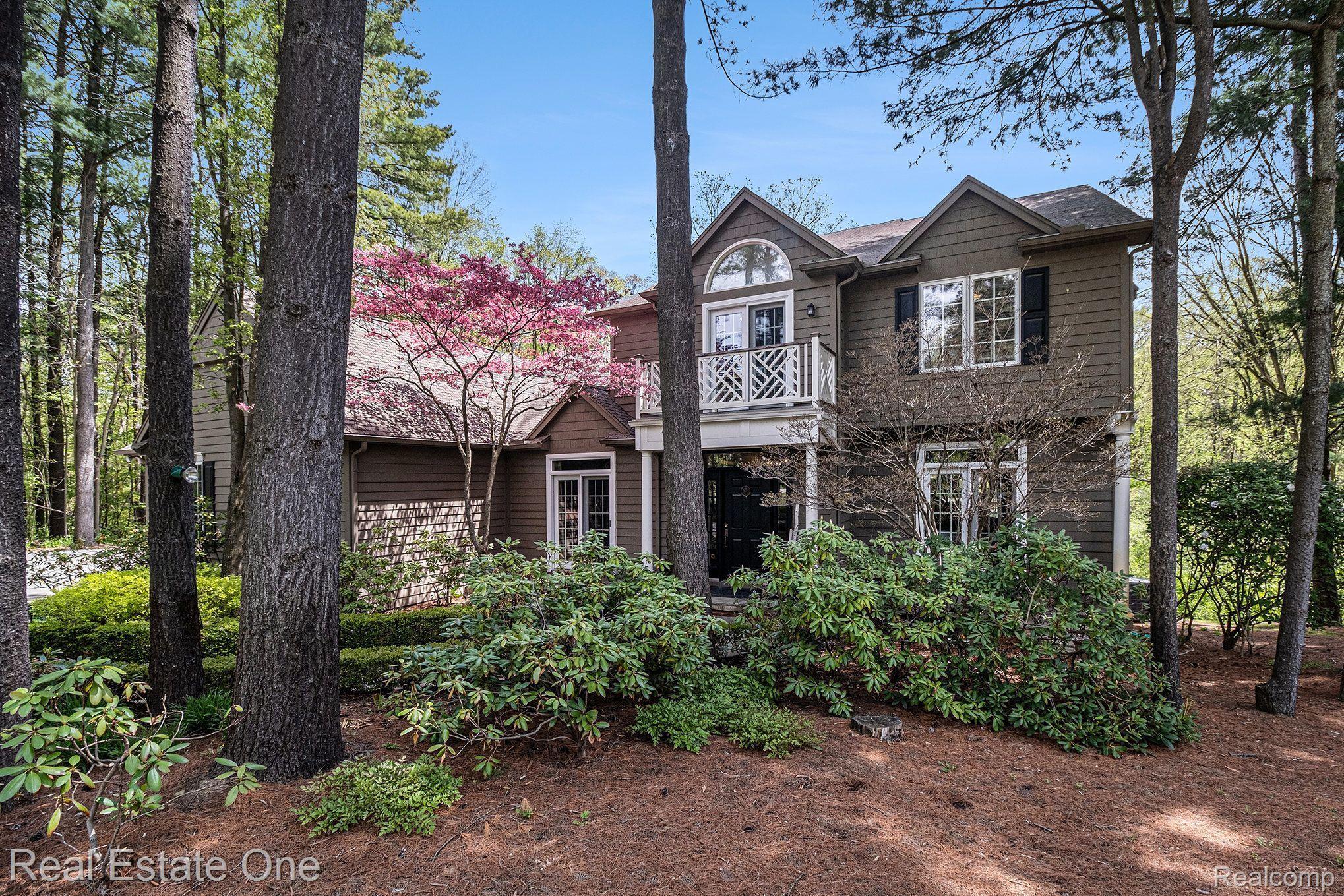 975 PINE NEEDLE TRL