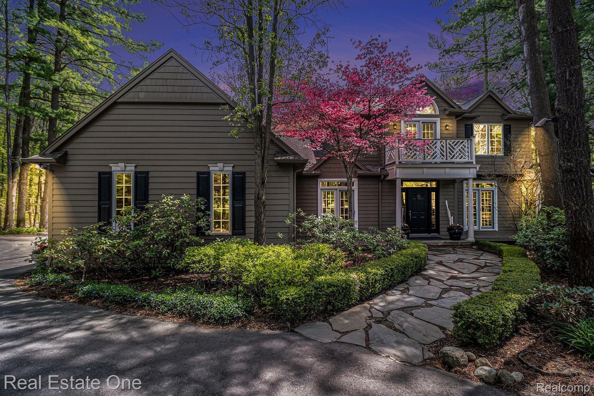 975 PINE NEEDLE TRL