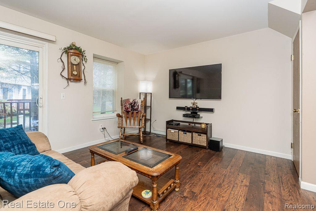 6472 LOCHAVEN LN