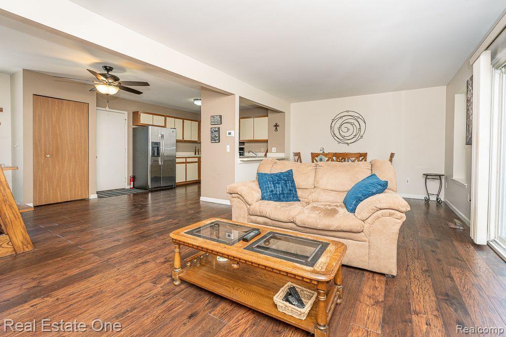 6472 LOCHAVEN LN