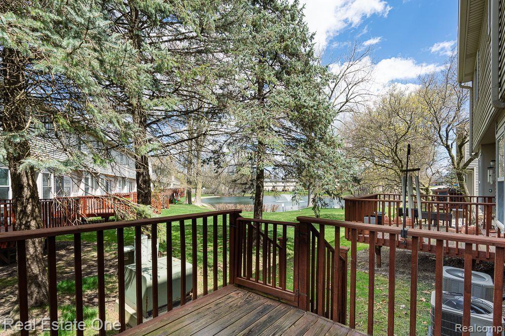 6472 LOCHAVEN LN
