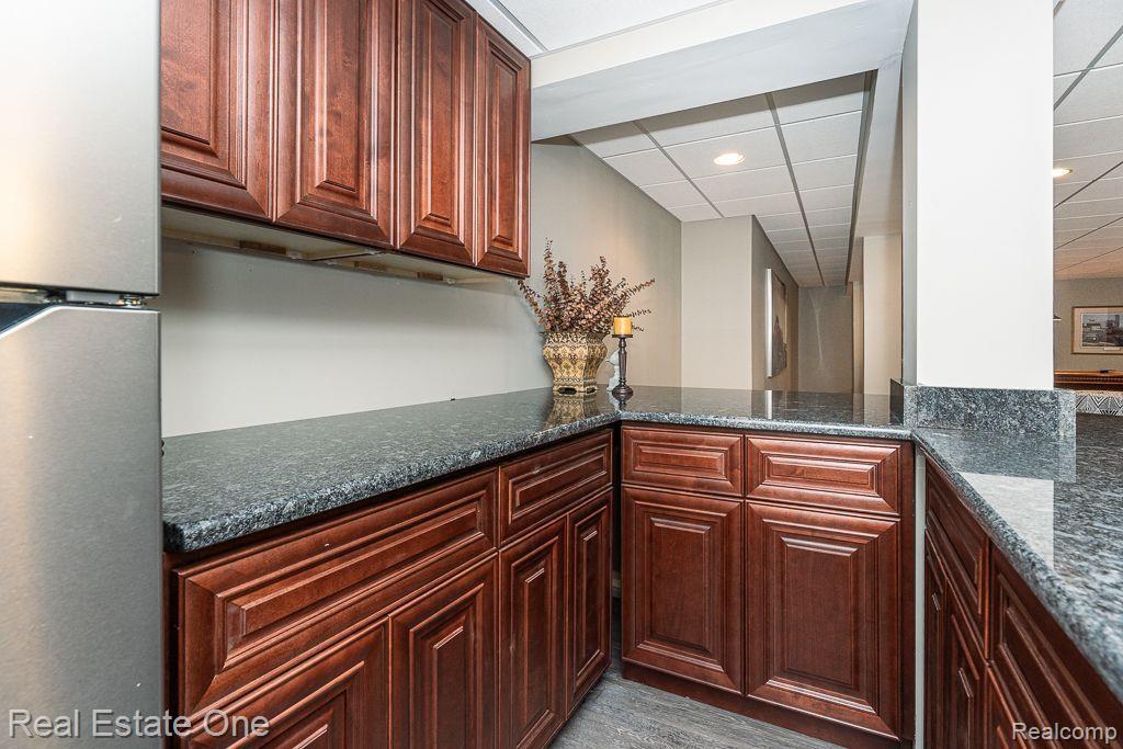 2098 LOGAN DR