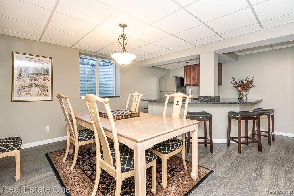 2098 LOGAN DR