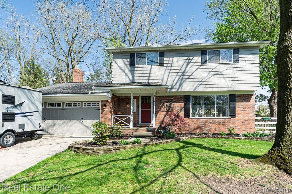 53416 Bellamine DR