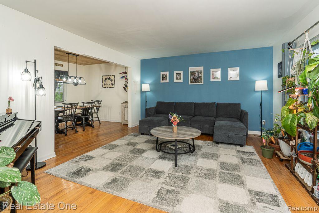 53416 Bellamine DR
