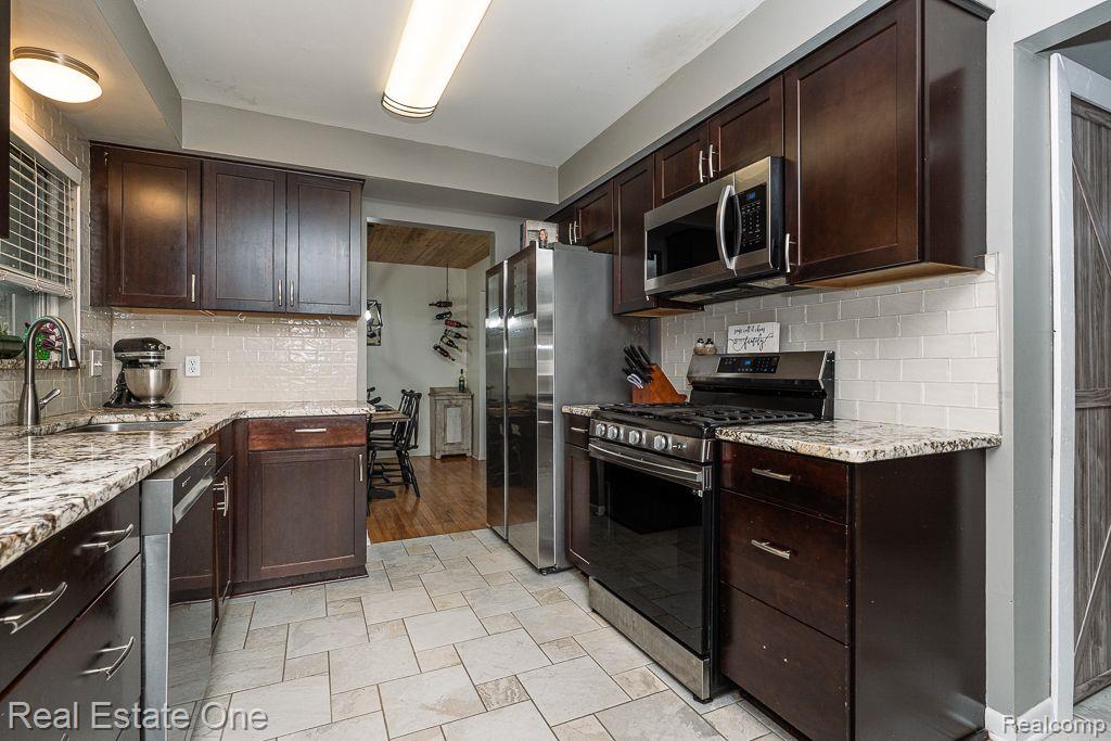 53416 Bellamine DR