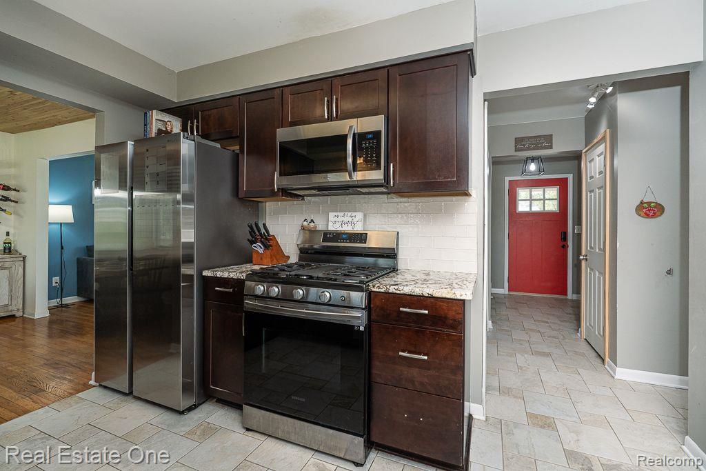 53416 Bellamine DR