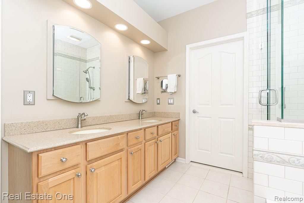 1639 Boulder CRT