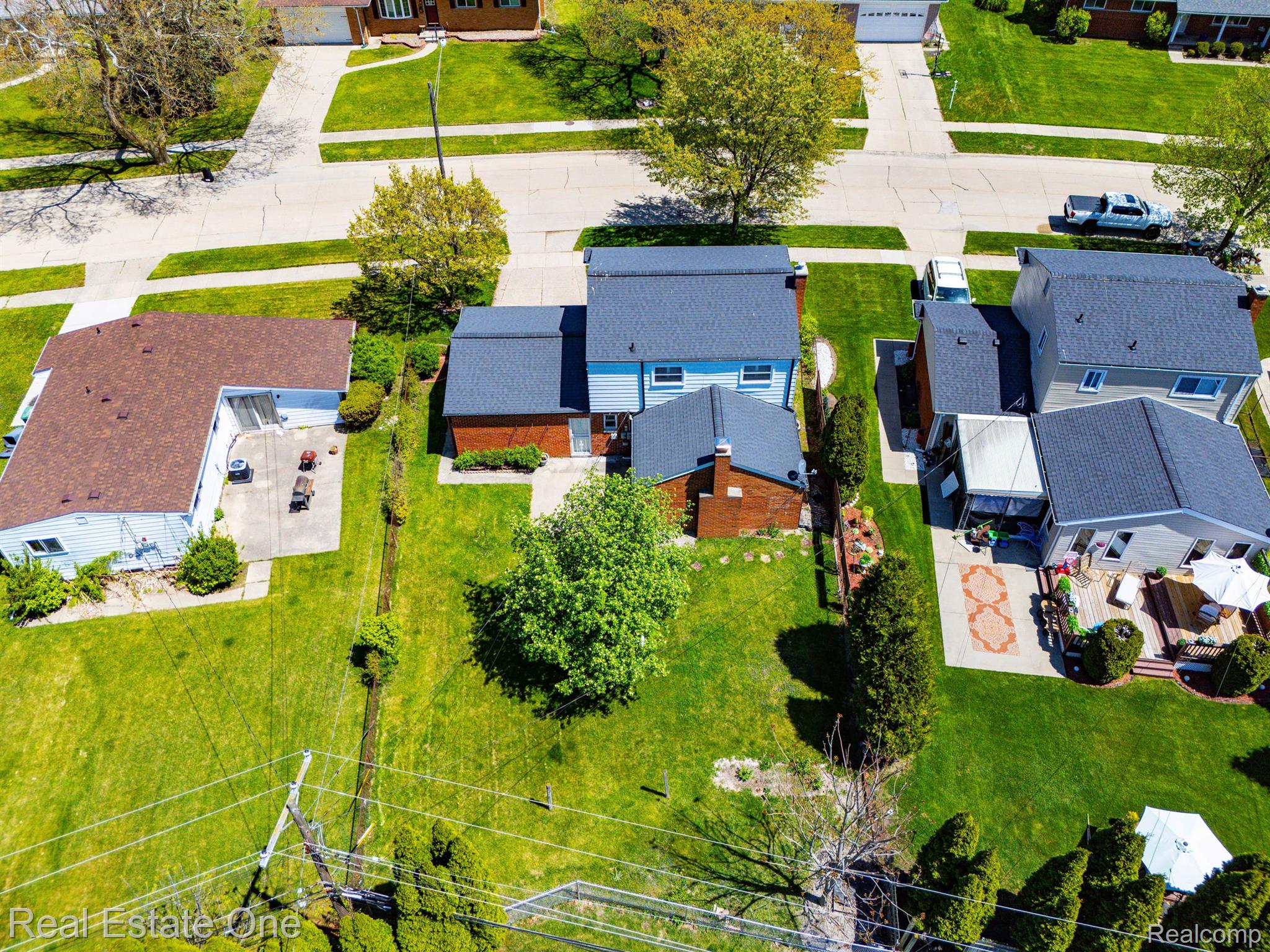 250 CLINTON RIVER DR