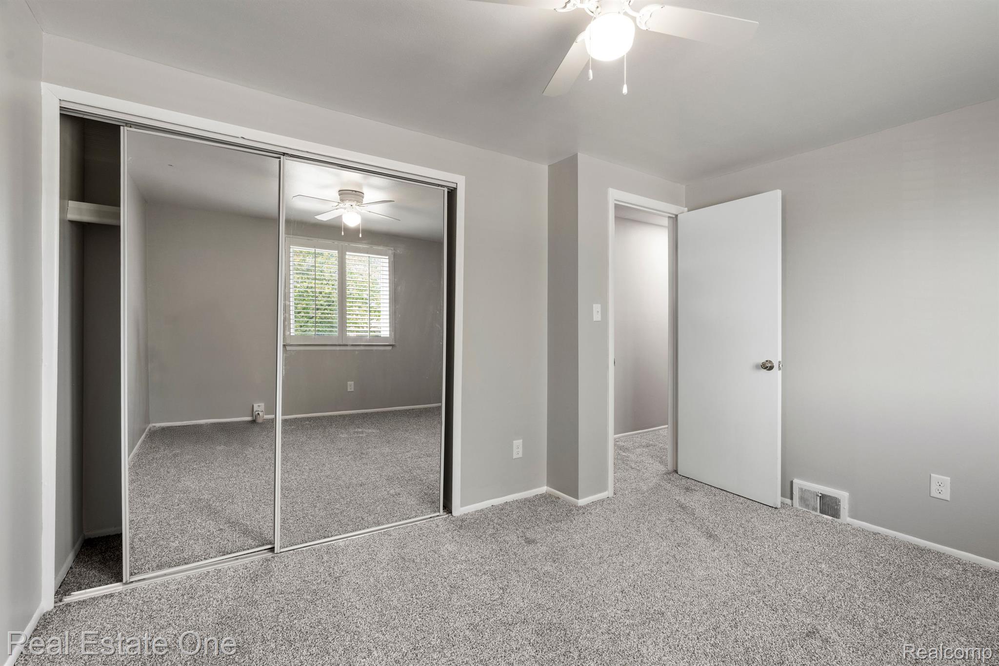 250 CLINTON RIVER DR
