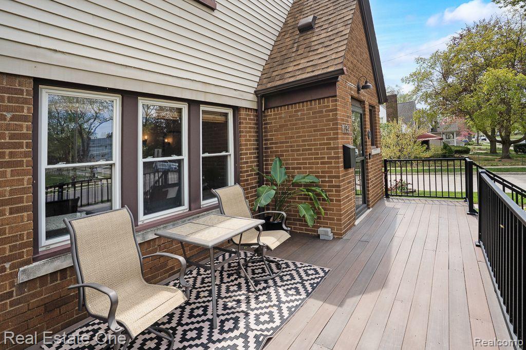 1039 Longfellow AVE