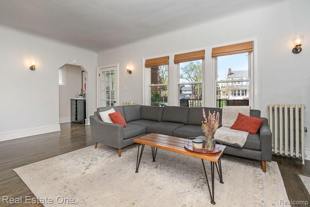 1039 Longfellow AVE