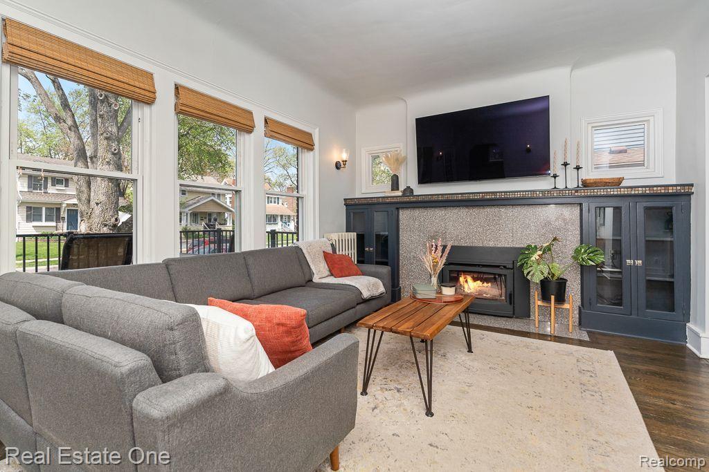 1039 Longfellow AVE