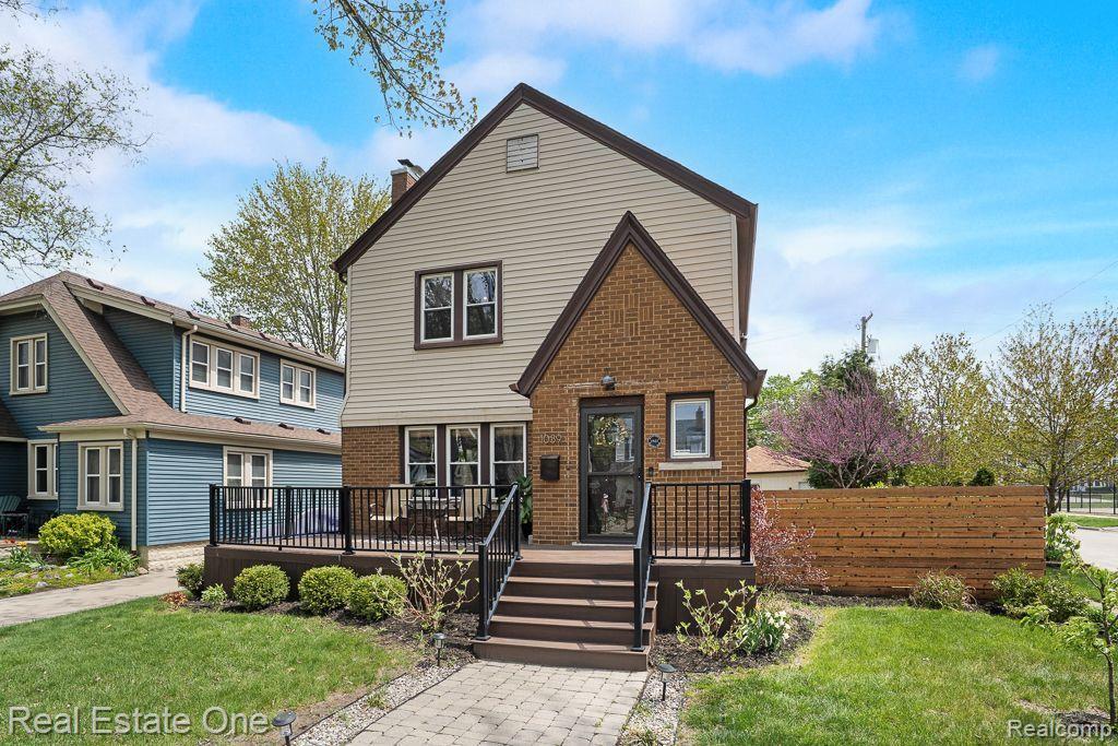 1039 Longfellow AVE