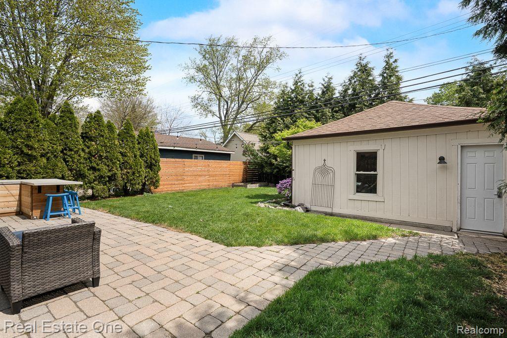 1039 Longfellow AVE