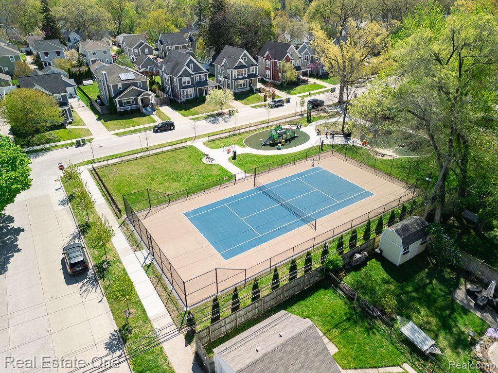 1039 Longfellow AVE