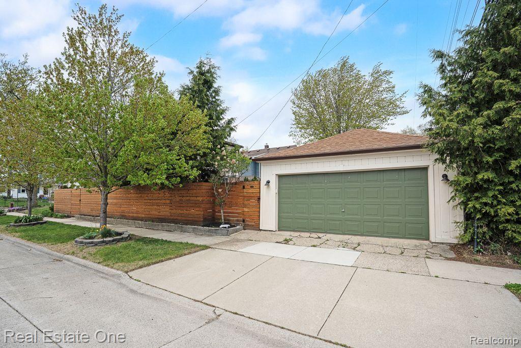 1039 Longfellow AVE