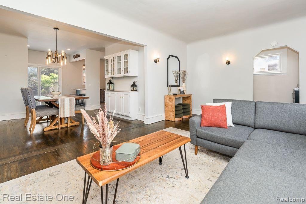 1039 Longfellow AVE