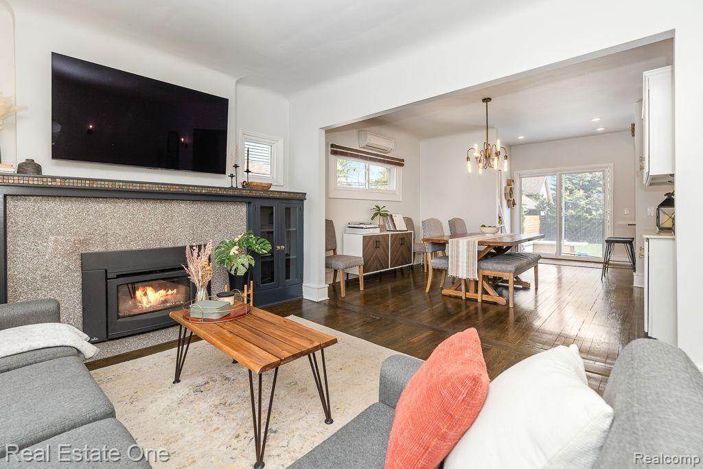 1039 Longfellow AVE