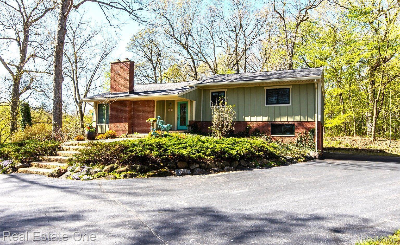 1401 W PREDMORE RD