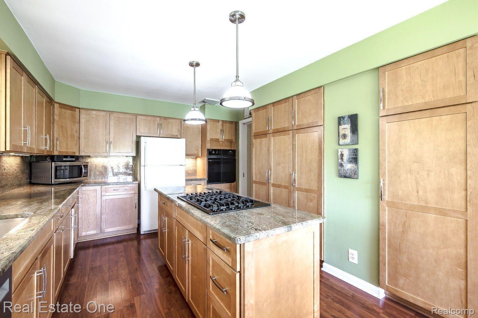 1401 W PREDMORE RD