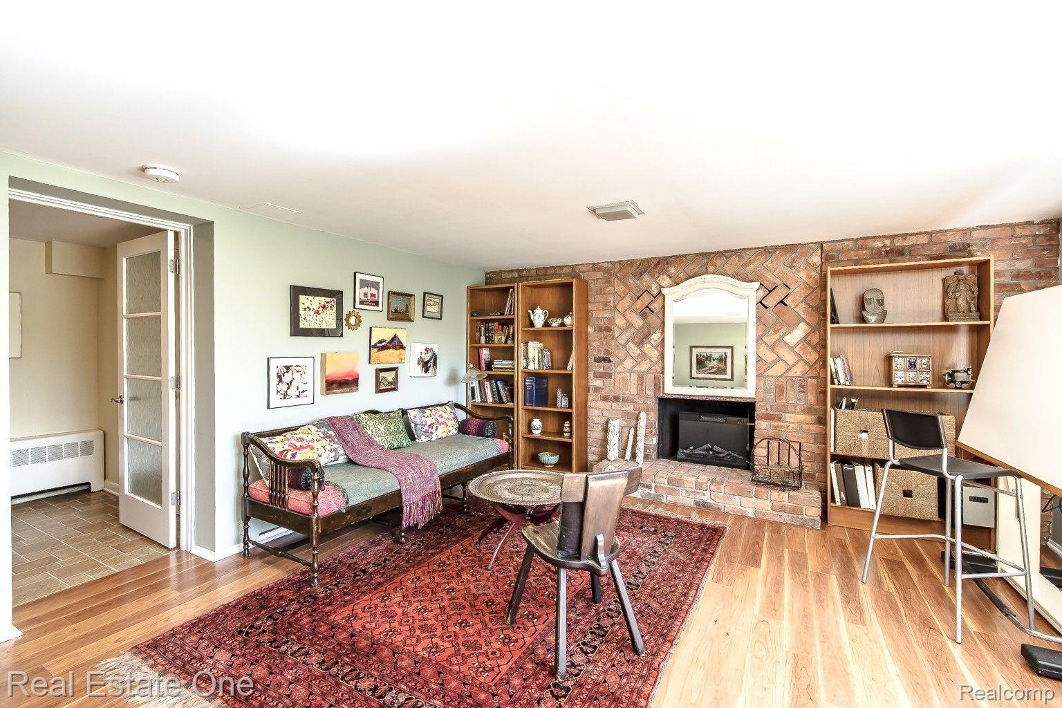 1401 W PREDMORE RD