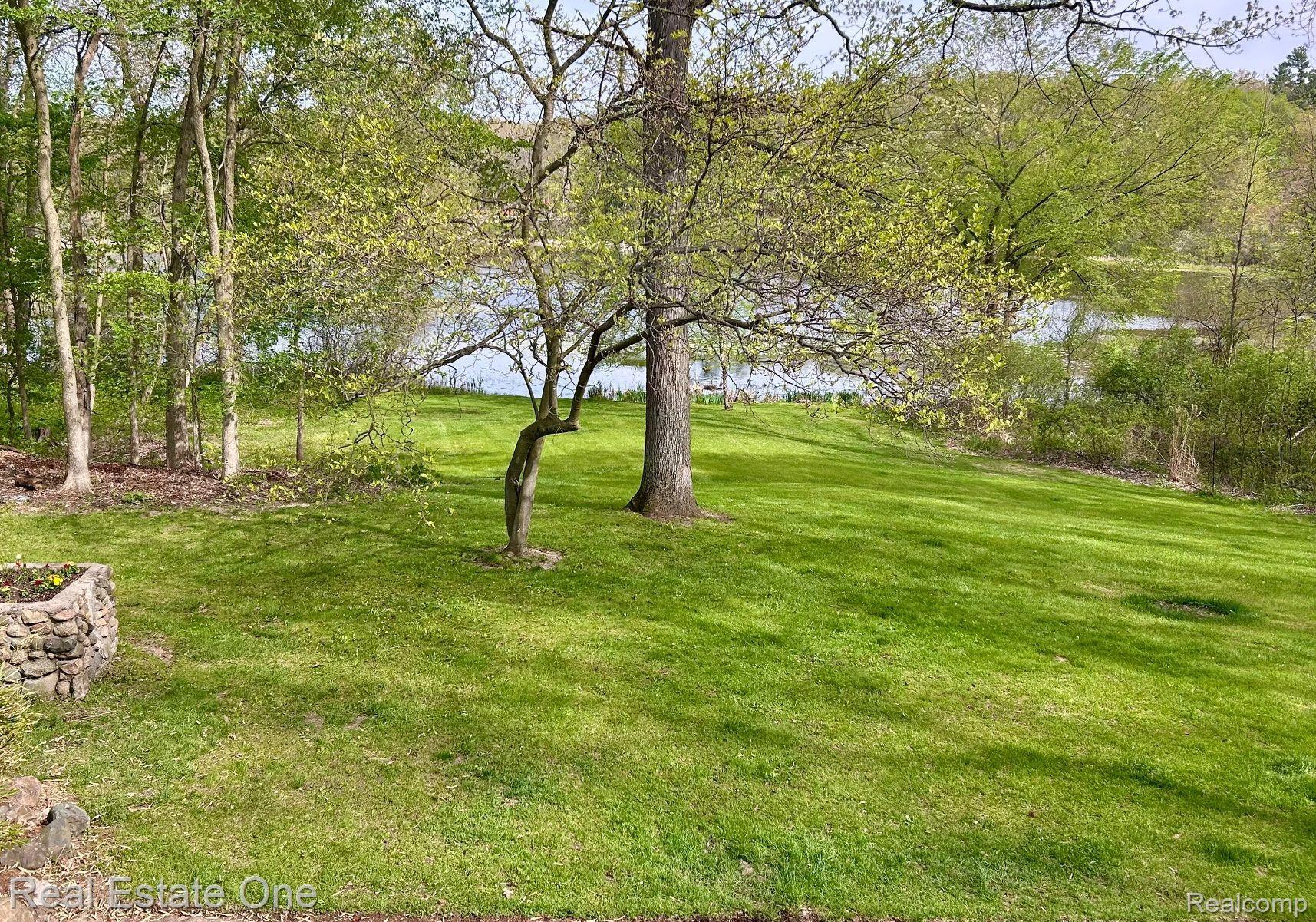1401 W PREDMORE RD