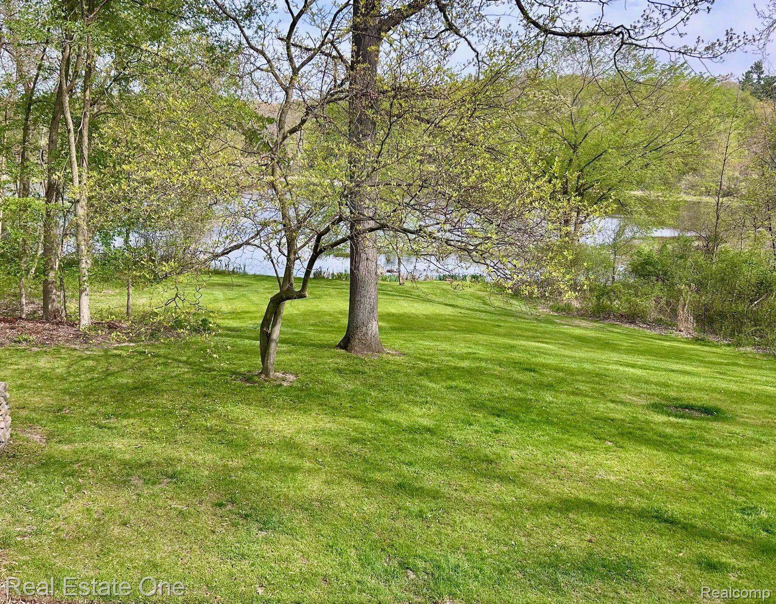 1401 W PREDMORE RD