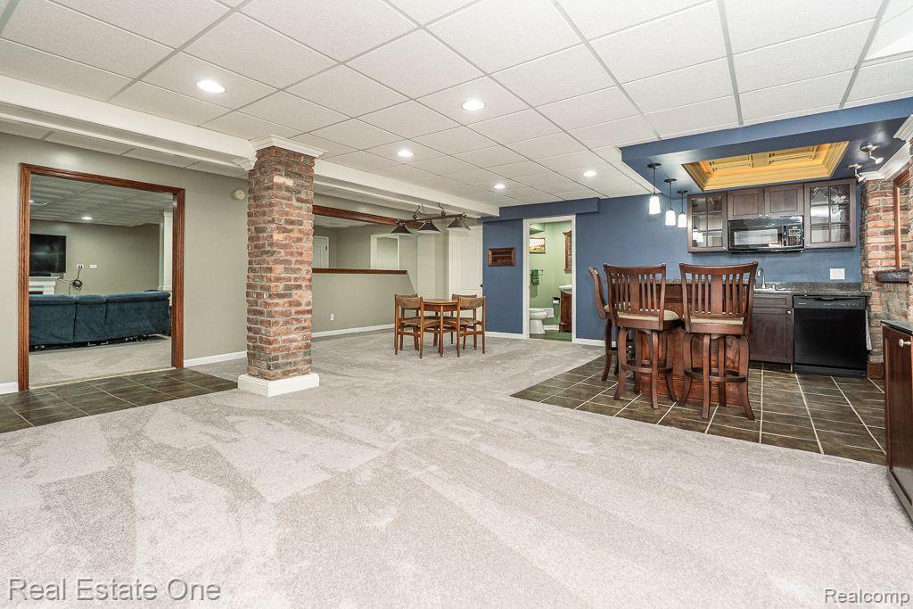 290 E Gunn RD