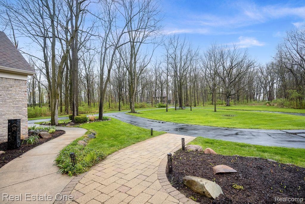 290 E Gunn RD