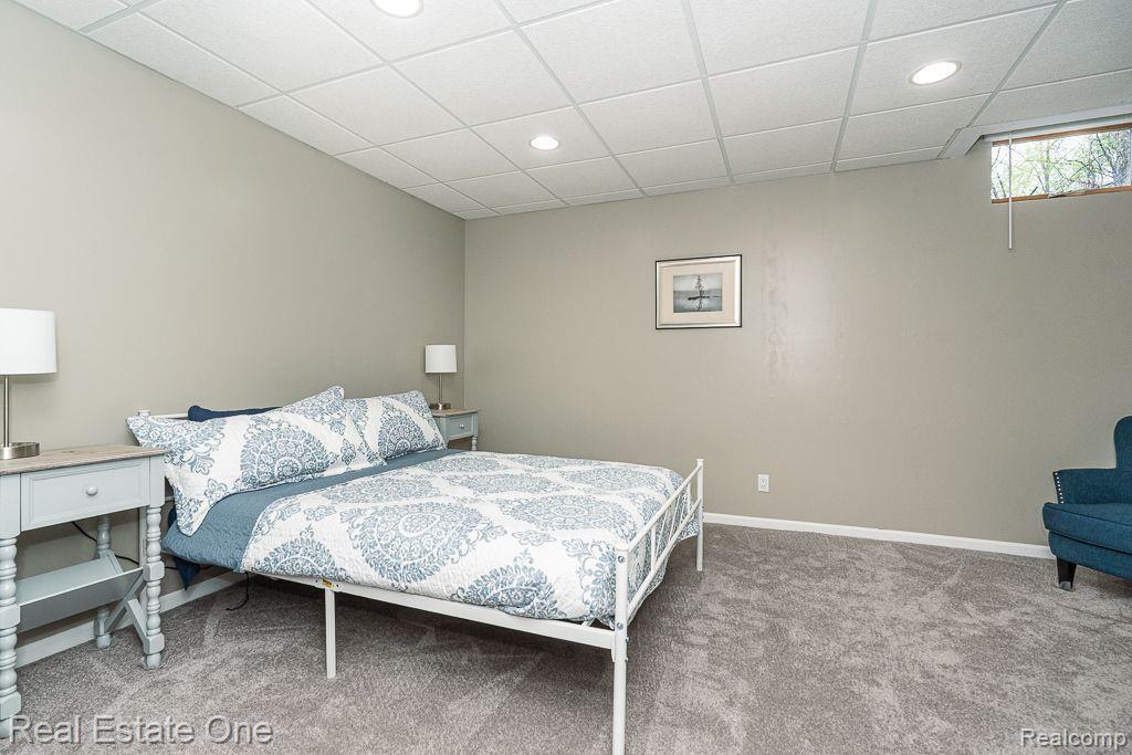 290 E Gunn RD