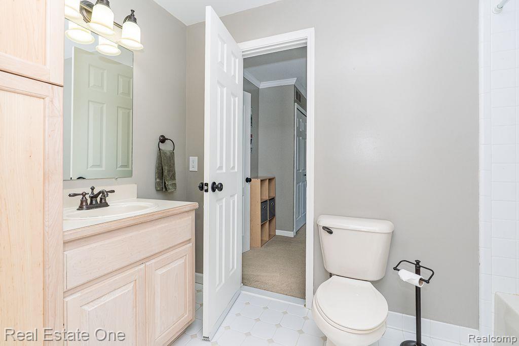 290 E Gunn RD