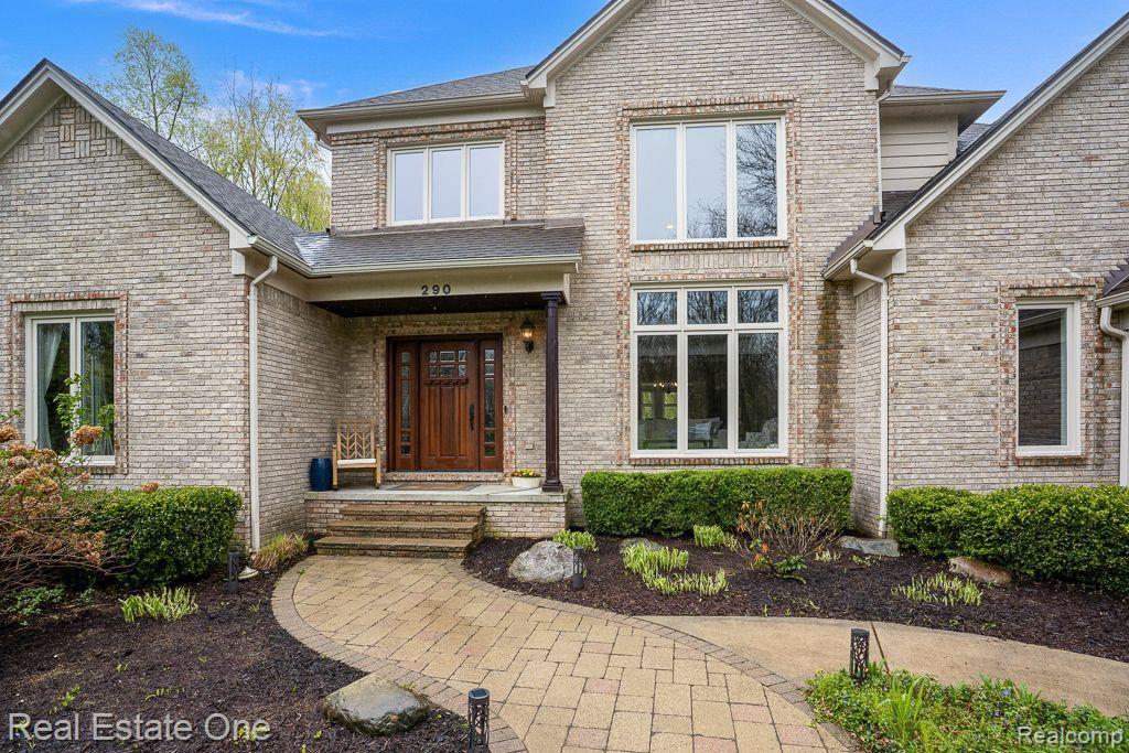 290 E Gunn RD