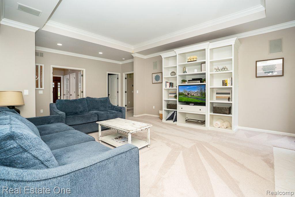 290 E Gunn RD