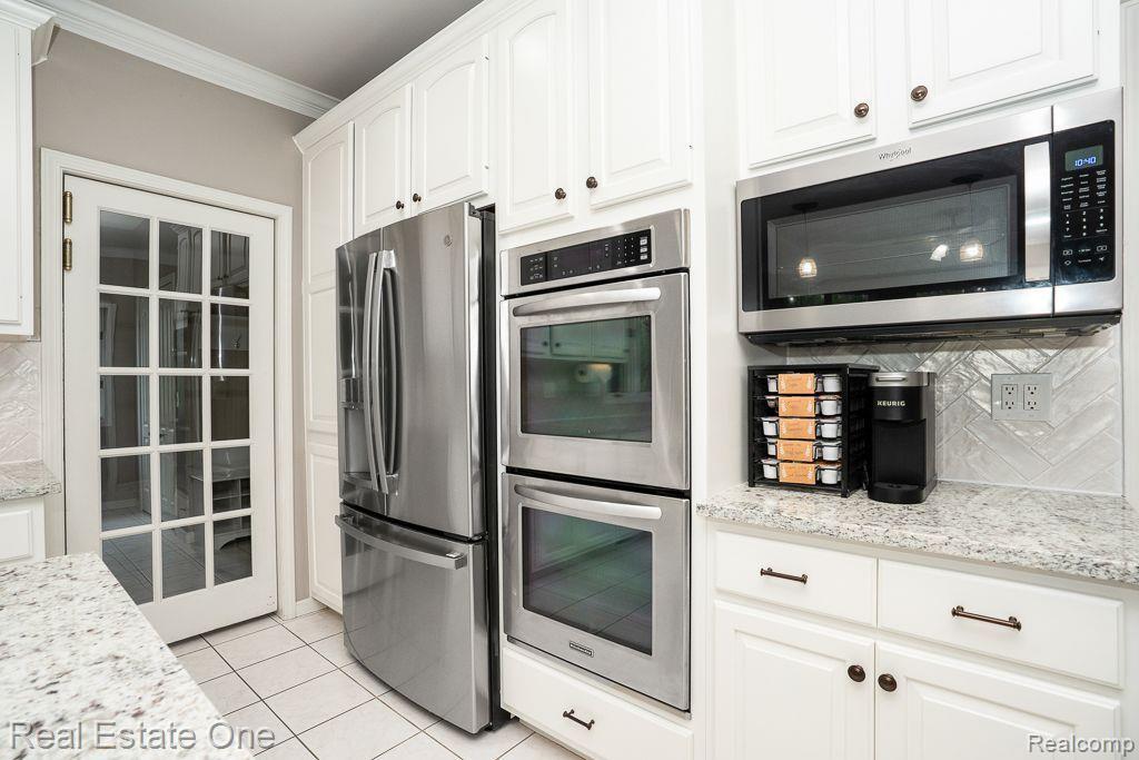 290 E Gunn RD