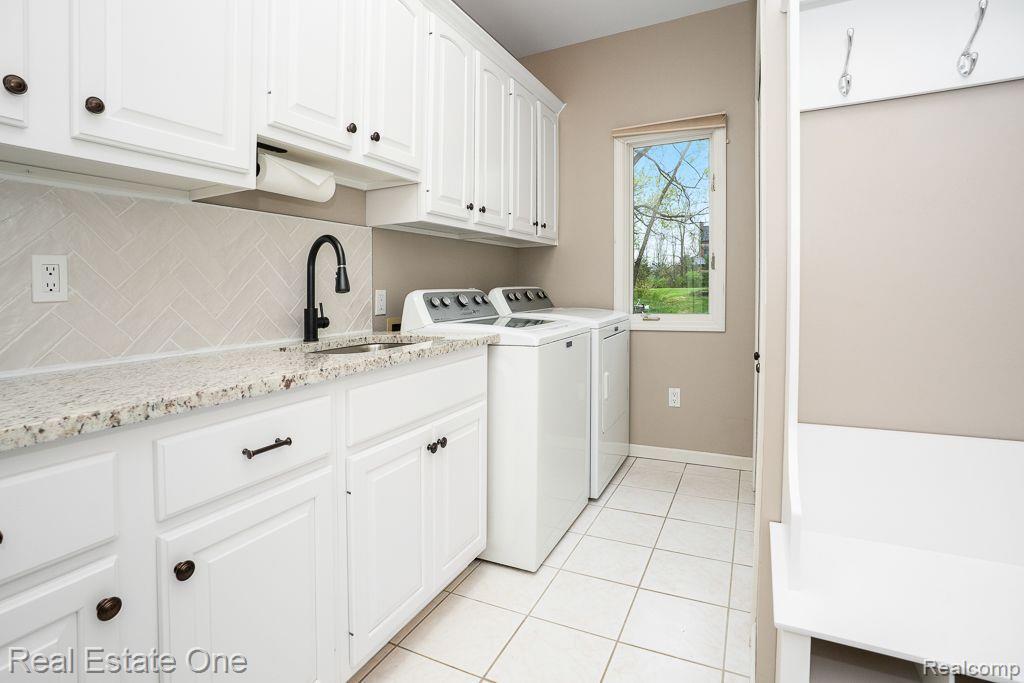 290 E Gunn RD