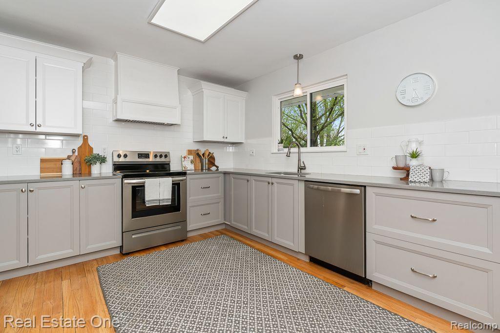 2789 HILLENDALE DR