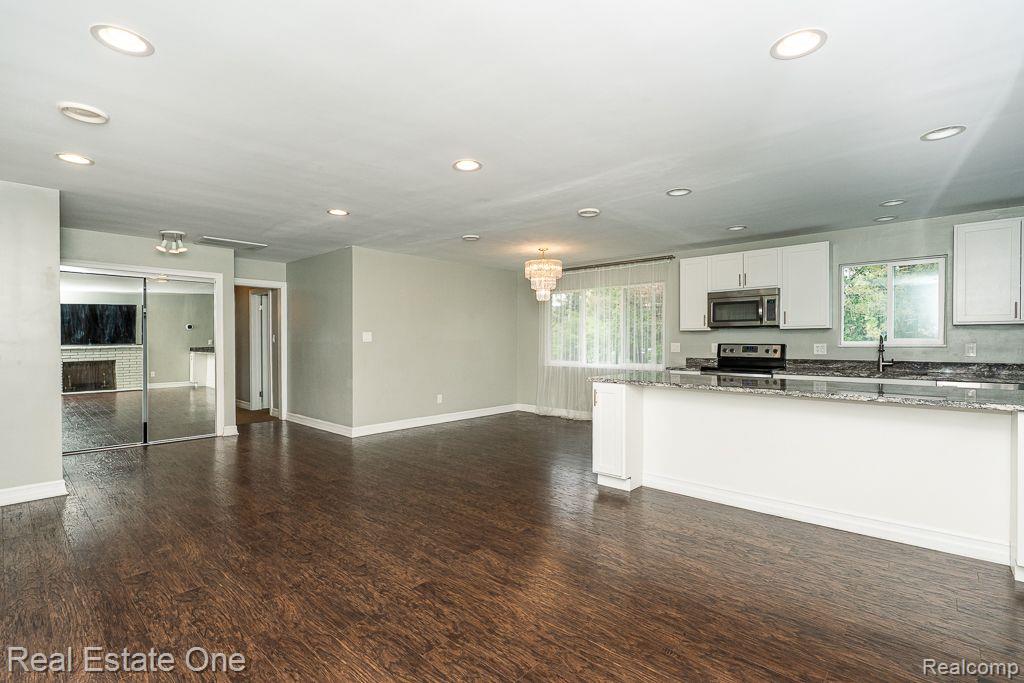 1637 NORTHUMBERLAND DR