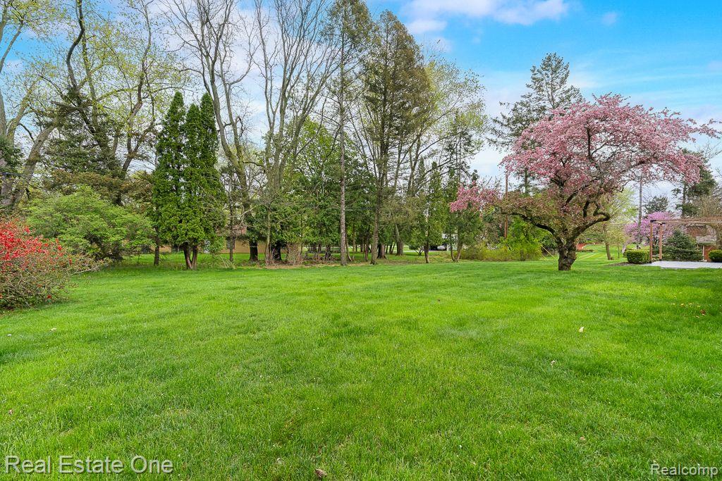 1637 NORTHUMBERLAND DR
