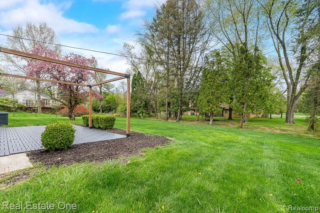1637 NORTHUMBERLAND DR