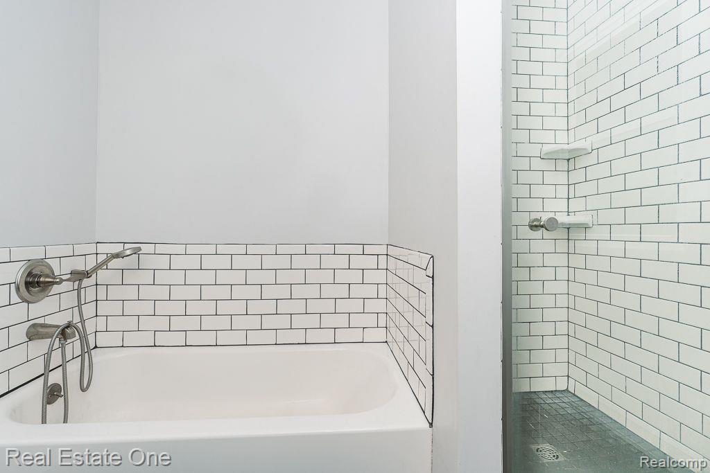 1637 NORTHUMBERLAND DR